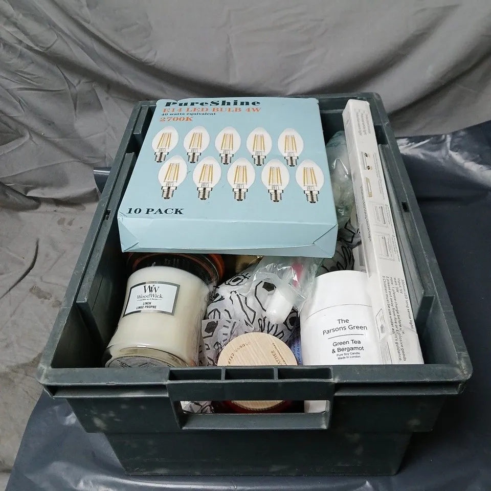 APPROXIMATELY 15 ASSORTED HOUSEHOLD ITEMS TO INCLUDE CANDLES, LED BULBS ETC
