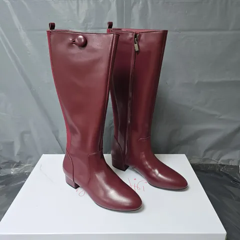 BEN DE LISI WINDSOR BUTTON DETAIL RIDING BOOT - RED - SIZE 6