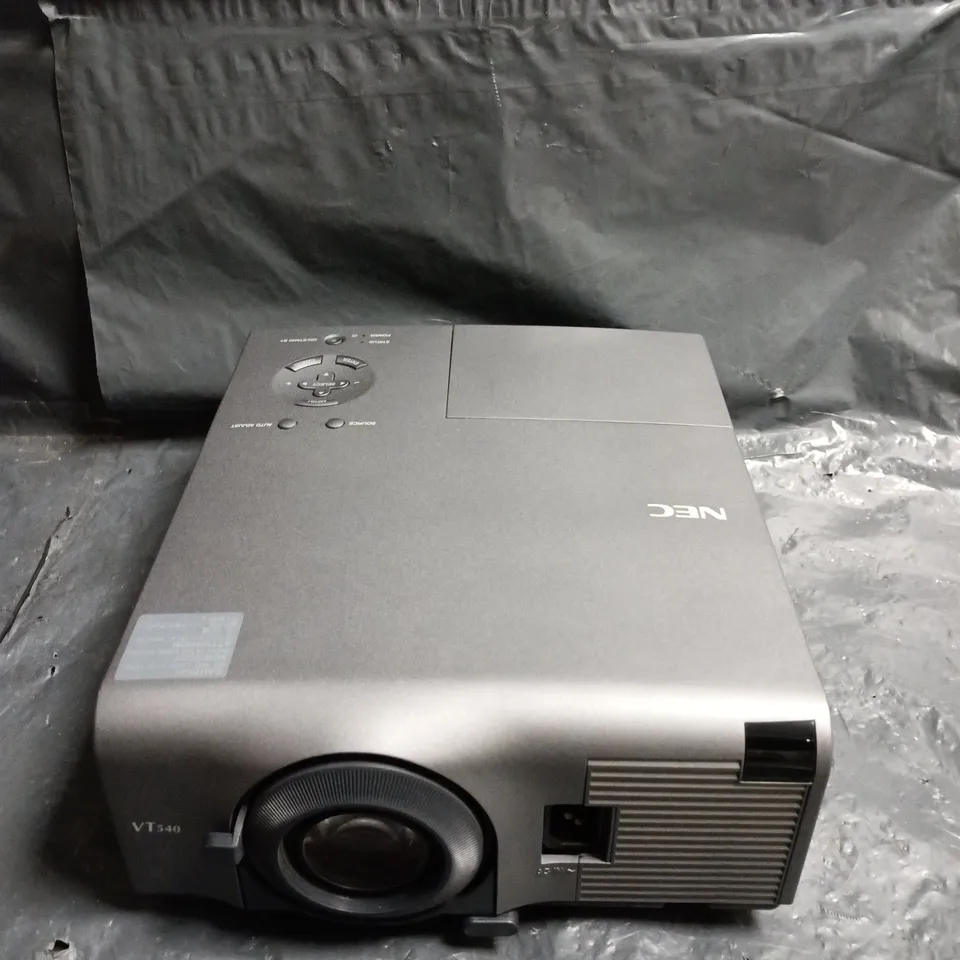 NEC VT540 PROJECTOR