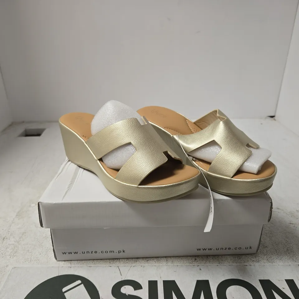 UNZE LONDON LIGHT GOLD WOMENS SHOES UK 3 BOXED