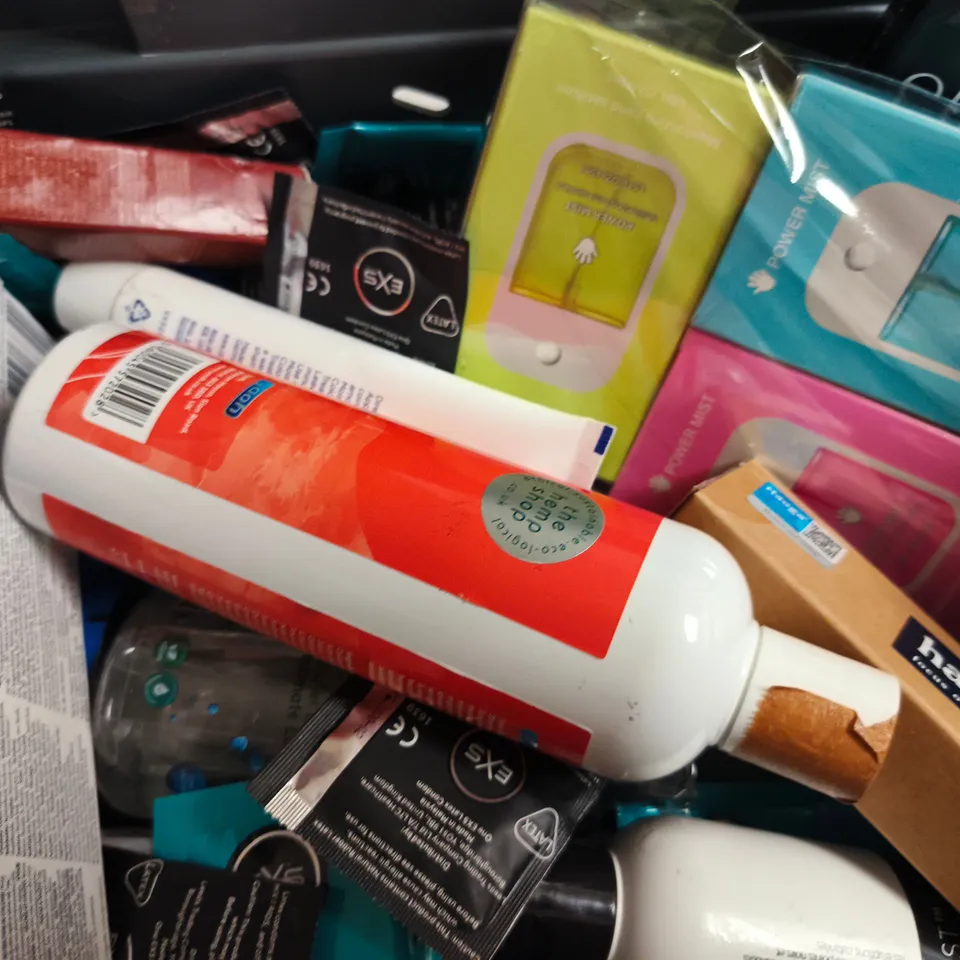 APPROX 12 ASSORTED BEAUTY PRODUCTS TO INCLUDE PHILIP KINGSLEY TREATMENT, WELEDA NIGHT CREAM, KIEHL'S CLAY MASK, ETC 