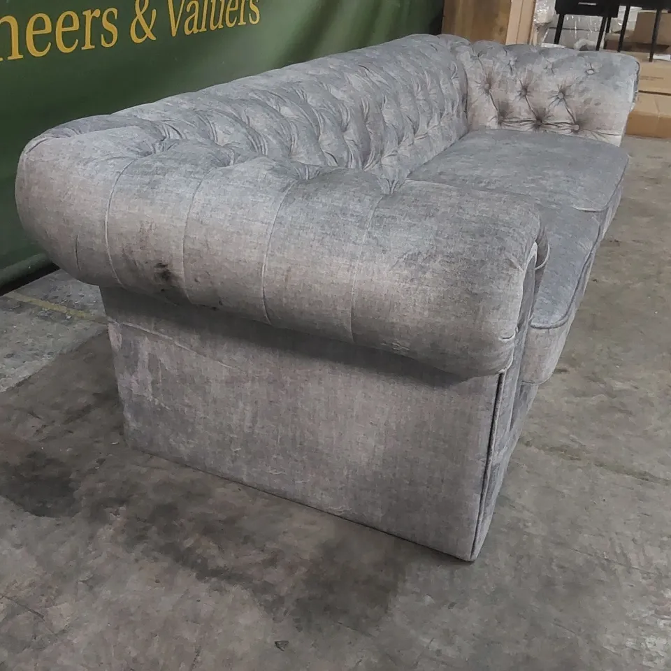 QUALITY DESIGNER BUTTONED FABRIC SOFA IN GREY