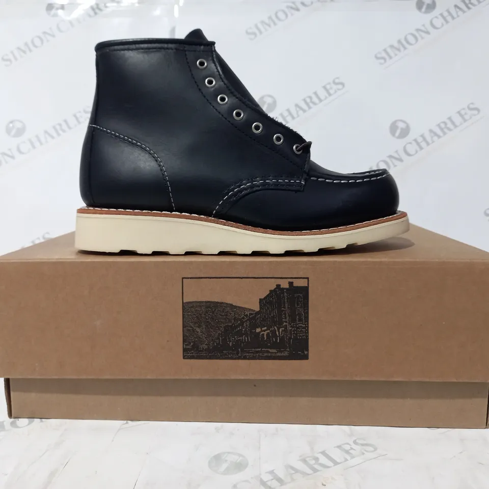 BOXED PAIR OF RED WING SHOES IN BLACK UK SIZE 3.5