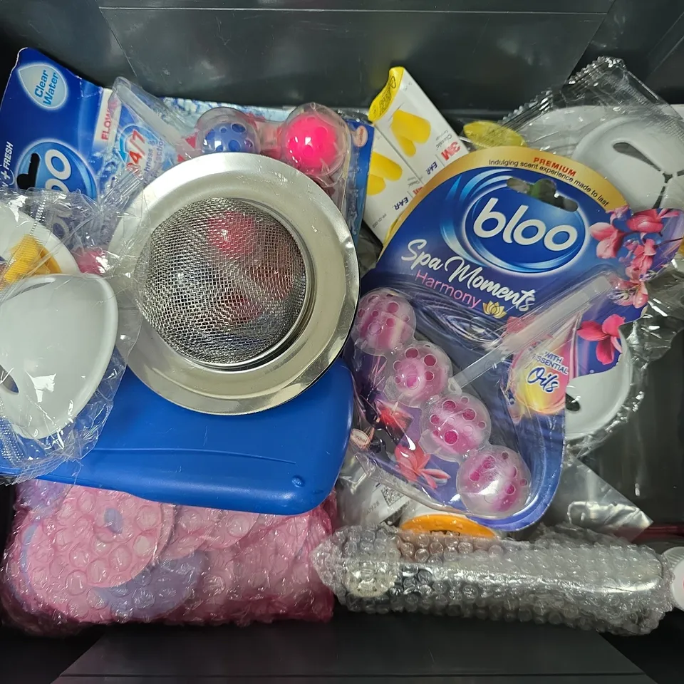 APPROXIMATELY 15 ASSORTED HOUSEHOLD ITEMS TO INCLUDE BLOO SPA MOMENTS, EAR PLUGS, PRITT MULTIPURPOSE GLUE, ETC