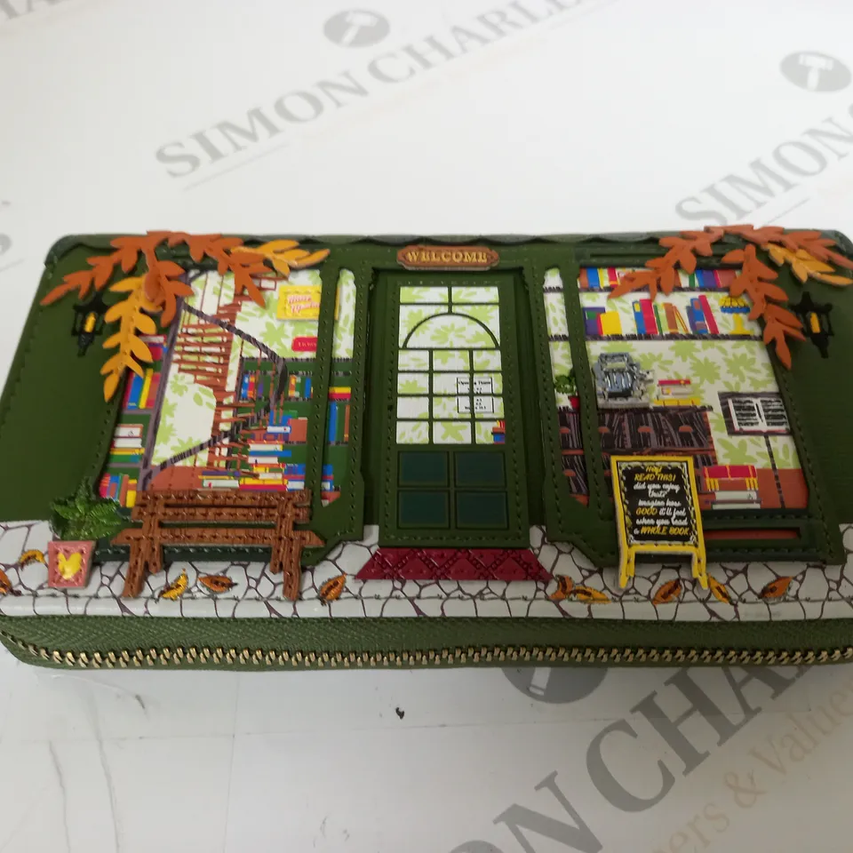 THE OLD BOOKSHOP LARGE ZIPAROUND WALLET IN GREEN