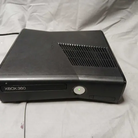 MICROSOFT XBOX 360 CONSOLE (ORIGINAL MODEL)