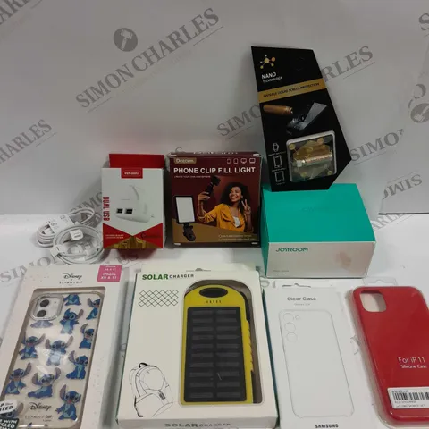 APPROXIMATELY 20 ASSORTED SMARTPHONE/TABLET ACCESSORIES TO INCLUDE PROTECTIVE CASES, CHARGING CABLES, POWER BANKS ETC
