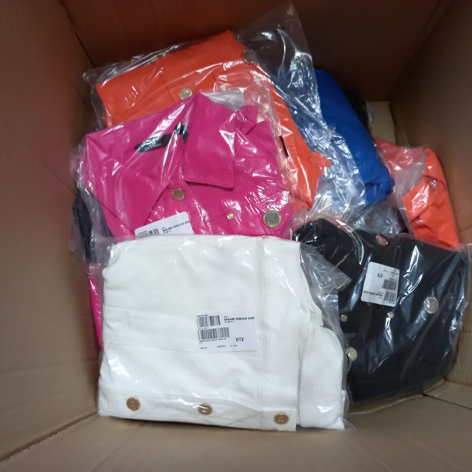 APPROXIMATELY 10 JM TWILL JACKETS IN VARIOUS COLOURS & SIZES
