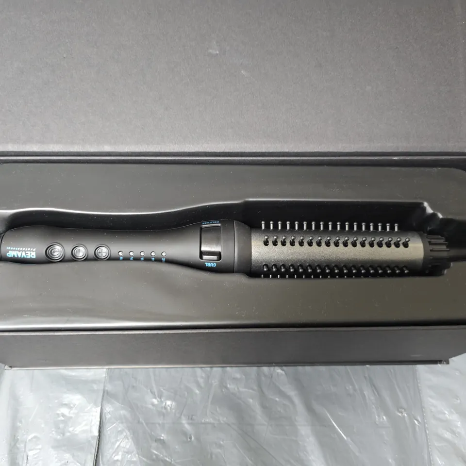 BOXED REVAMP PROGLOSS VOLUME AND WAVE HOT BRUSH BR-1350-GB