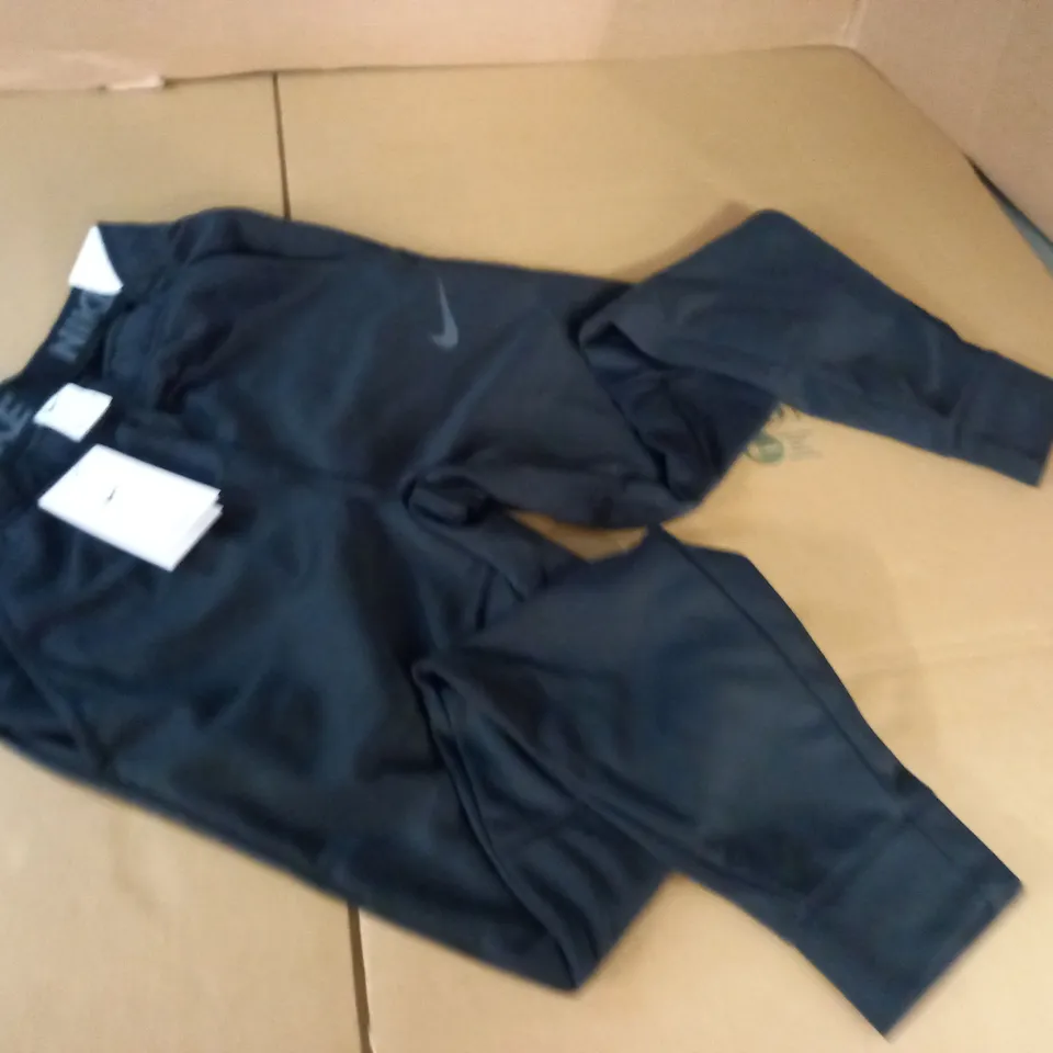 NIKE THERMA-FIT BLACK TROUSERS - S/P