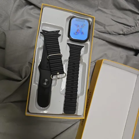 SMARTWATCH WITH TWO BLACK BANDS – BOXED 