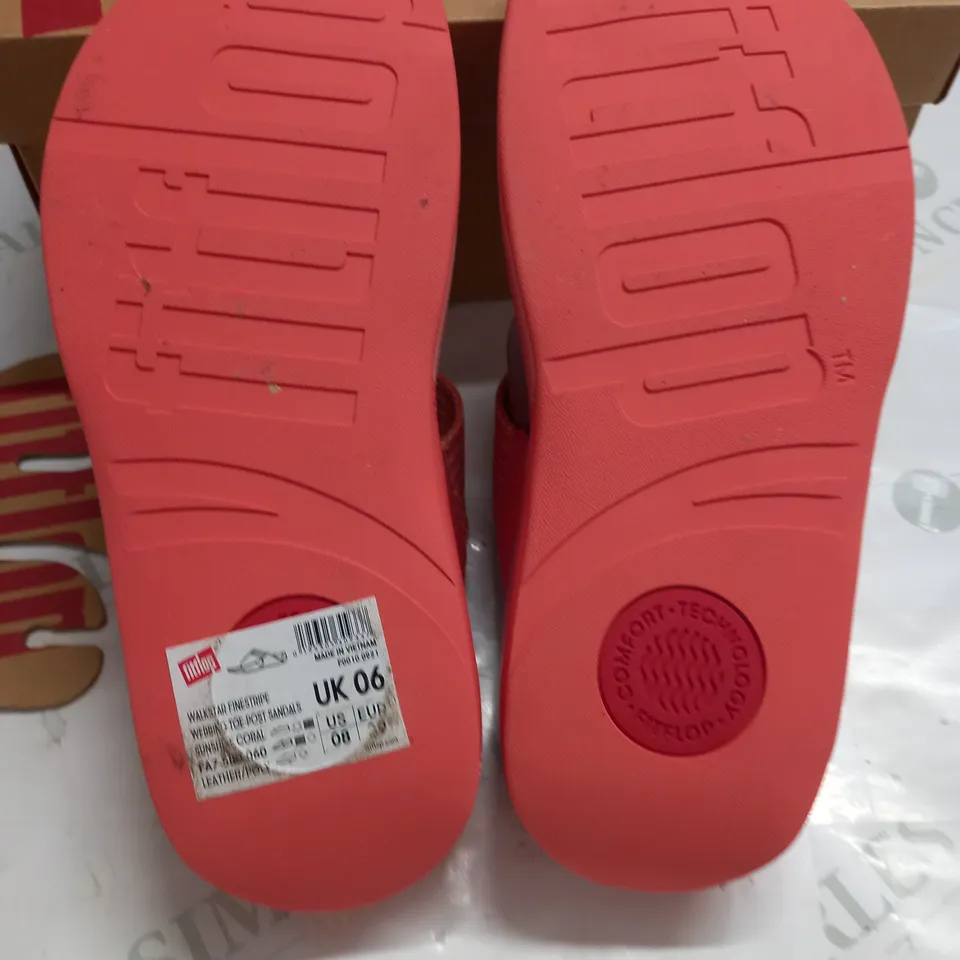 BOXED PAIR OF FITFLOP WALKSTAR TOE POST SANDALS IN SUNSHINE CORAL - UK 6