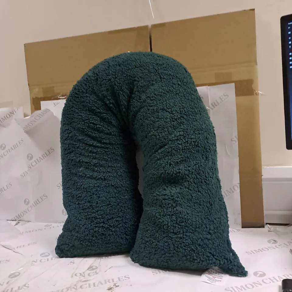 GREEN FLUFFY V SHAPED PILLOW