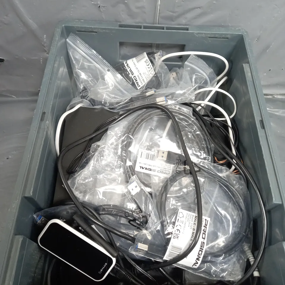 APPROXIMATELY 10 ASSORTED ELECTRICAL PRODUCTS TO INCLUDE USB CABLES , TV BOXES, ETC 