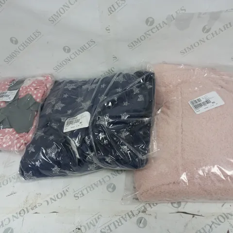 BOX OF ASSORTED CLOTHING ITEM TO INCLUDE - PJ - DRESSING GOWNS / COLLECTION ONLY
