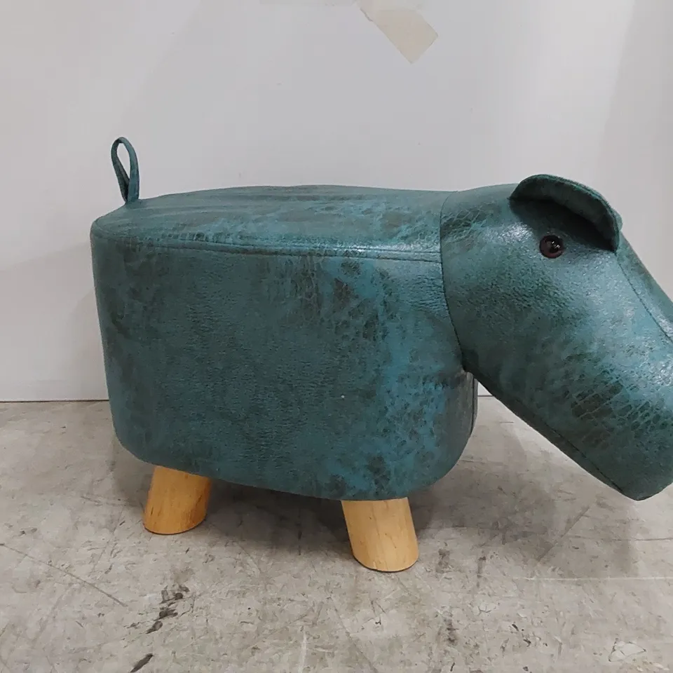 BOXED DATEY POUFFE (1 BOX)