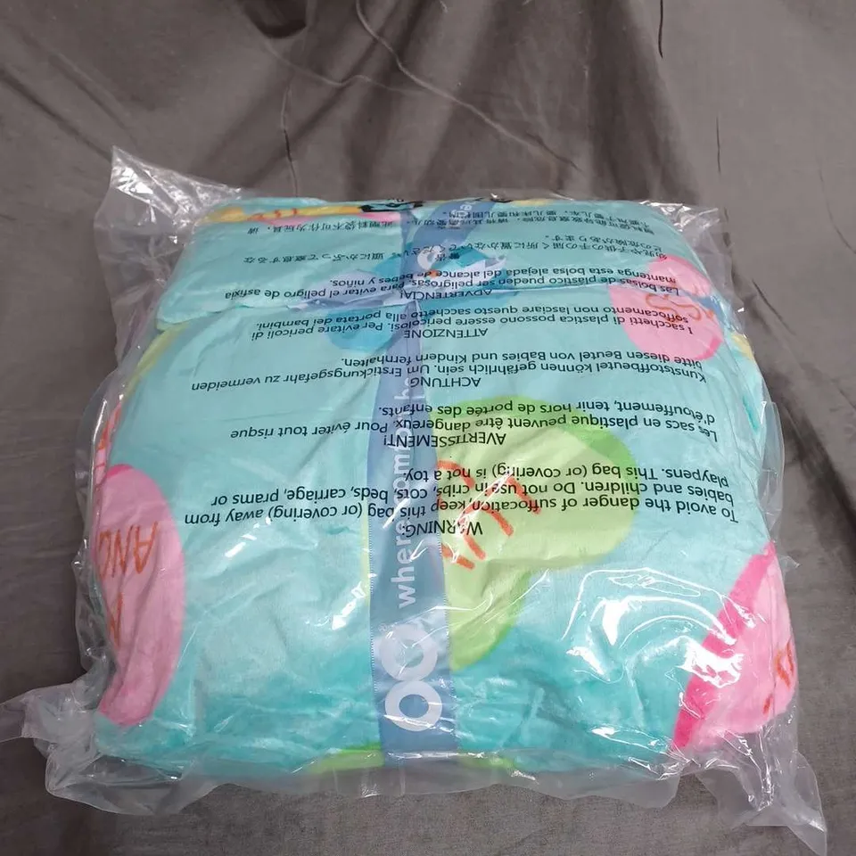 SEALED OODIE ADULT OVERSIZED HOODED BLANKET - MINT LOVE HEARTS