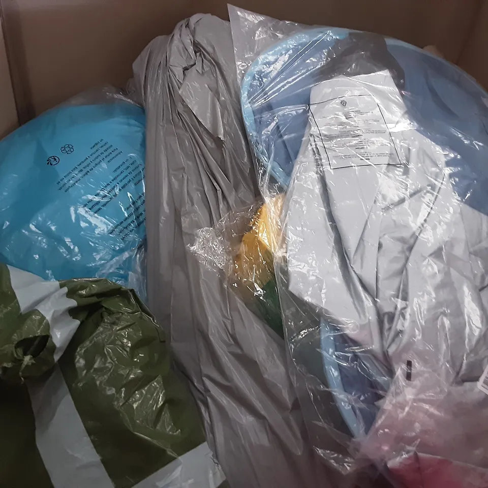 LARGE PALLET OF ASSORTED HOMEWARE ITEMS TO INCLUDE PILLOWS, TENTS, PARTY DECOR ETC