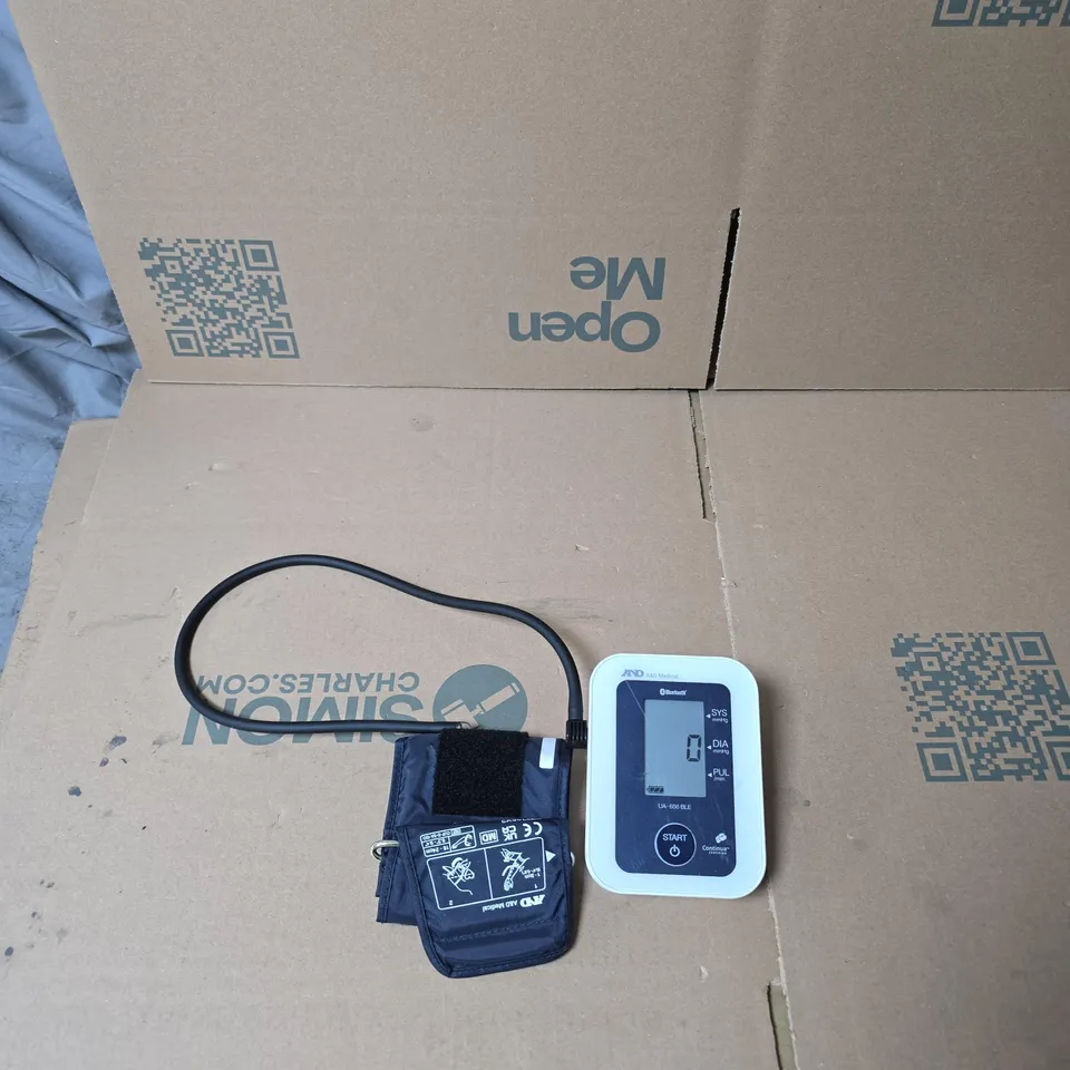 A&D MEDICAL DIGITAL BLOOD PRESSURE MONITOR WITH ARM CUFF