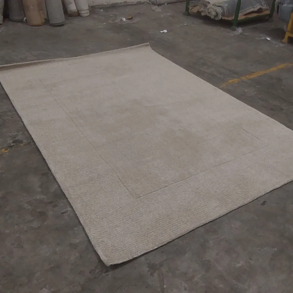 QUALITY DESIGNER AREA RUG - APPROXIMATELY 290 x 200cm