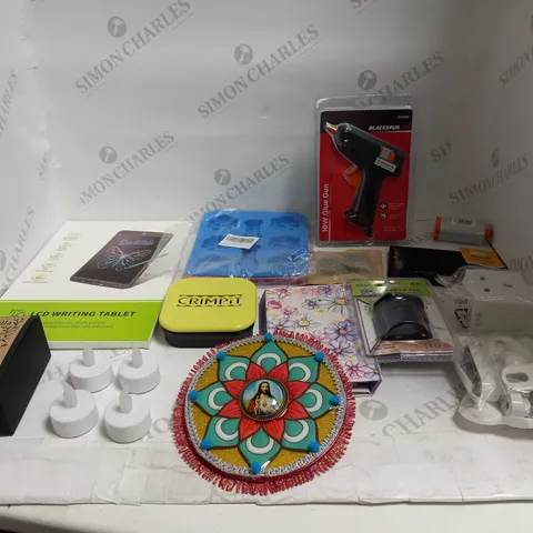 LOT OF ASSORTED HOUSEHOLD GOODS TO INCLUDE BLACKSPUR GLUE GUN, LCD WRITING TABLET, AND GHOSTLY VANILLA WAX MELTS ETC.