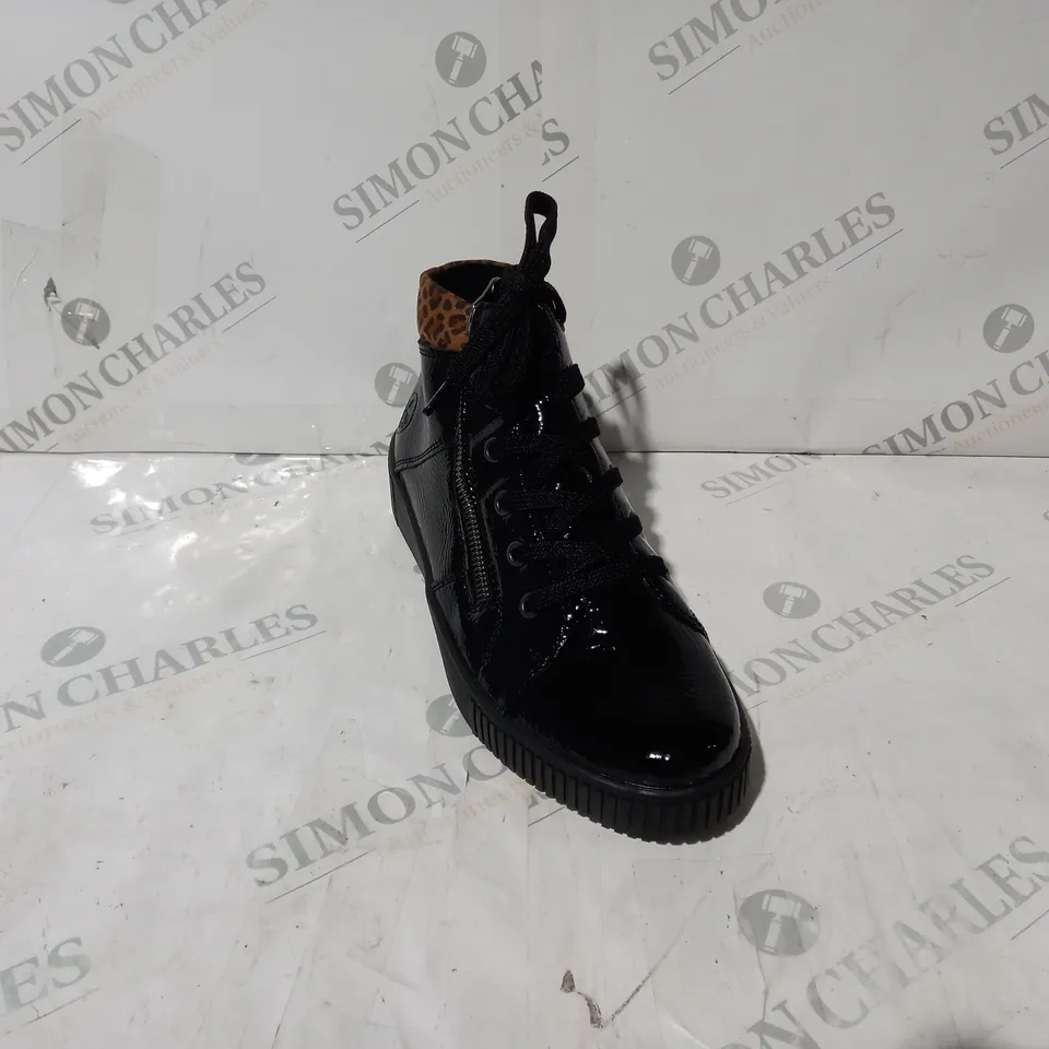 BOXED PAIR OF RIEKER HI TOP TRAINERS IN BLACK UK SIZE 6