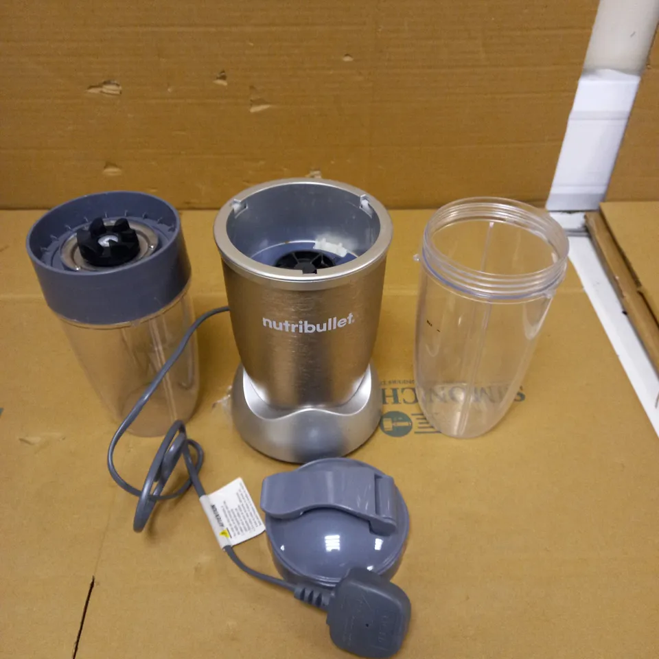 NUTRIBULLET 900W BLENDER CHAMPAGNE MULTI-FUNCTION SMOOTHIE MAKER