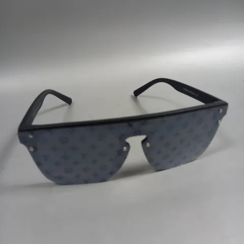 LOUIS VUITTON BLACK PRINT SUNGLASSES 