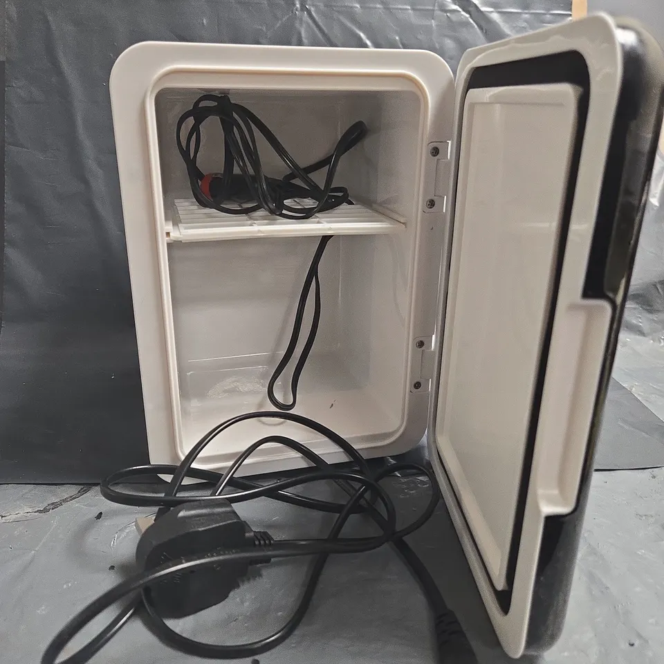 6-CAN 4-LITRE MINI FRIDGE - BLACK
