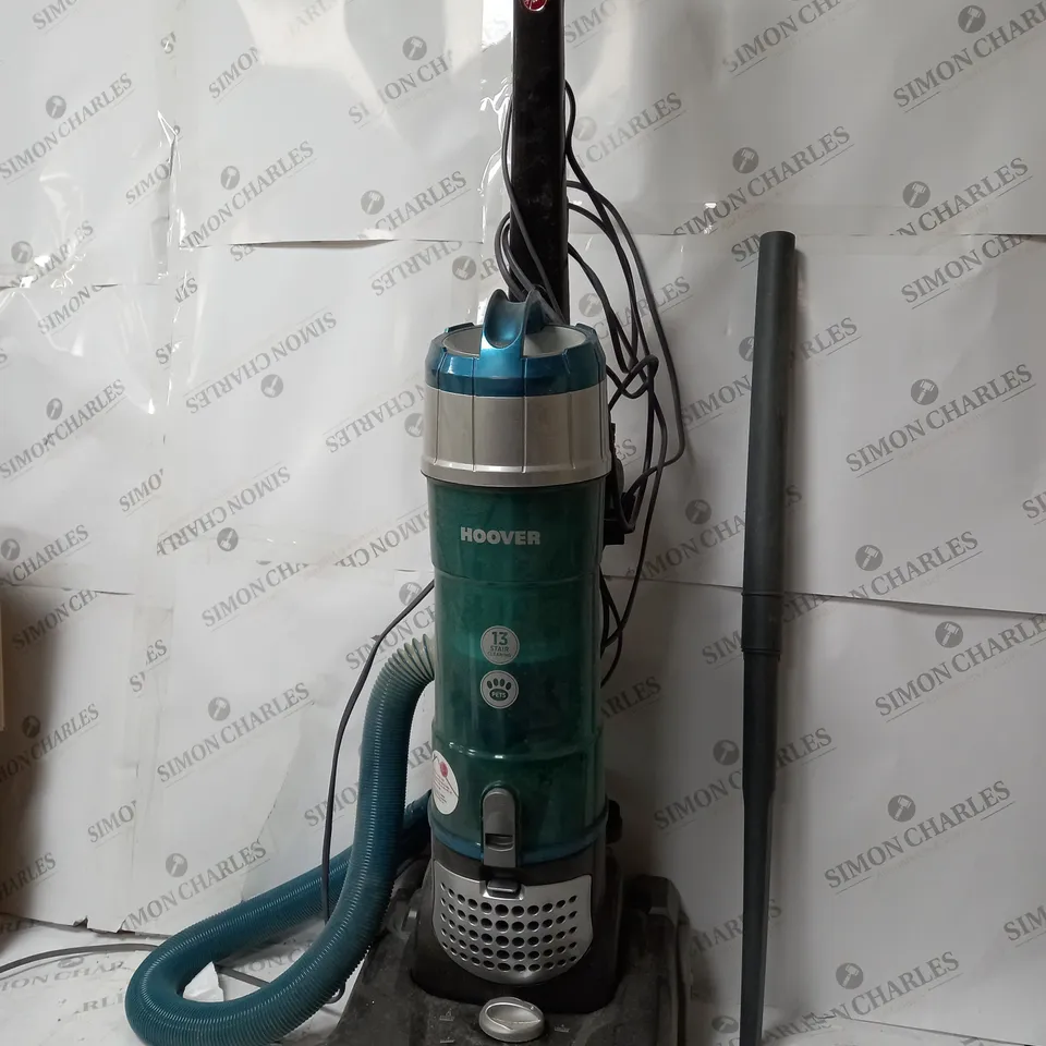 HOOVER BREEZE EVO CORDED BAGLESS UPRIGHT6 VACUUM CLEANER