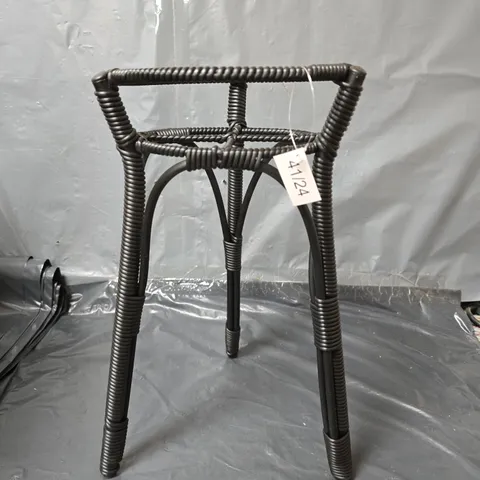 TALL POLY RATTAN STAND