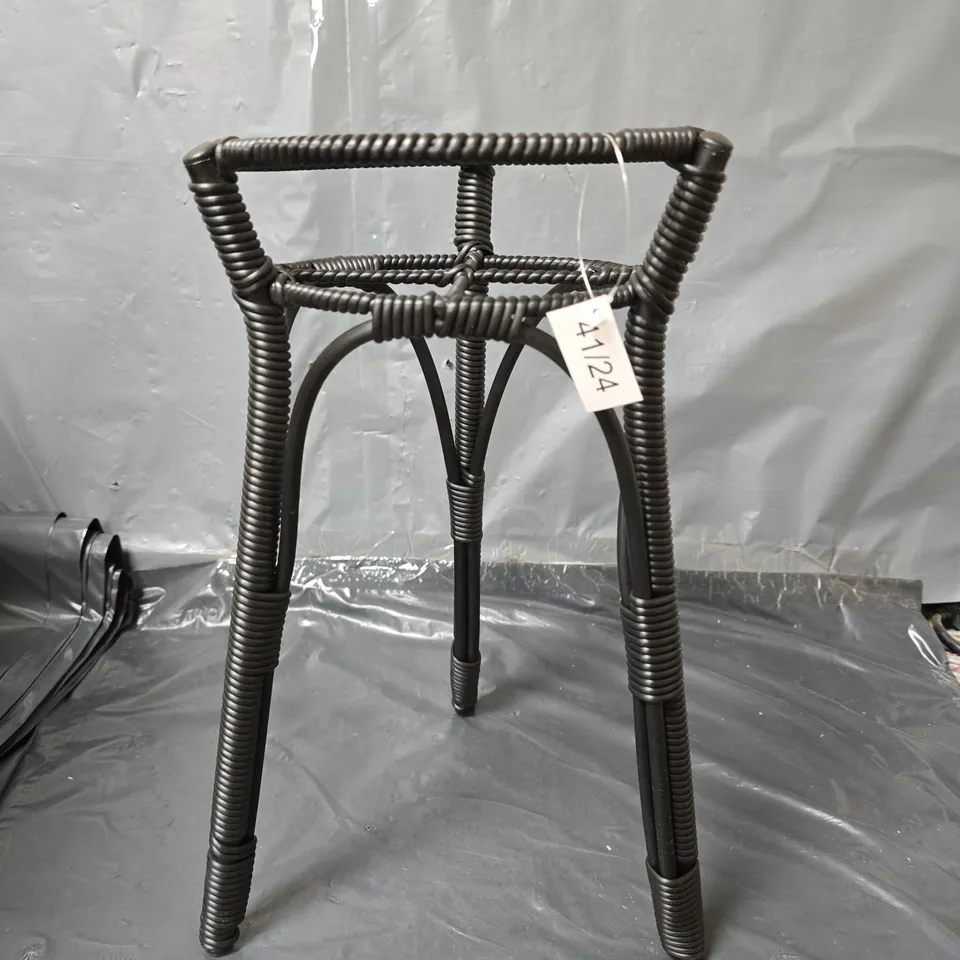 TALL POLY RATTAN STAND