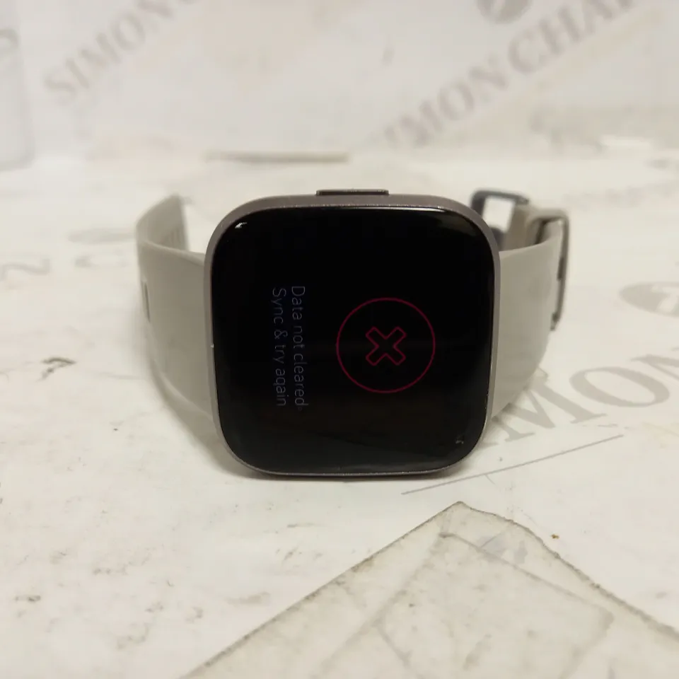 FITBIT VERSA 2 HEALTH TRACKER