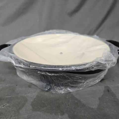 SUNNEX CAST IRON CASSEROLE DISH IN BLACK