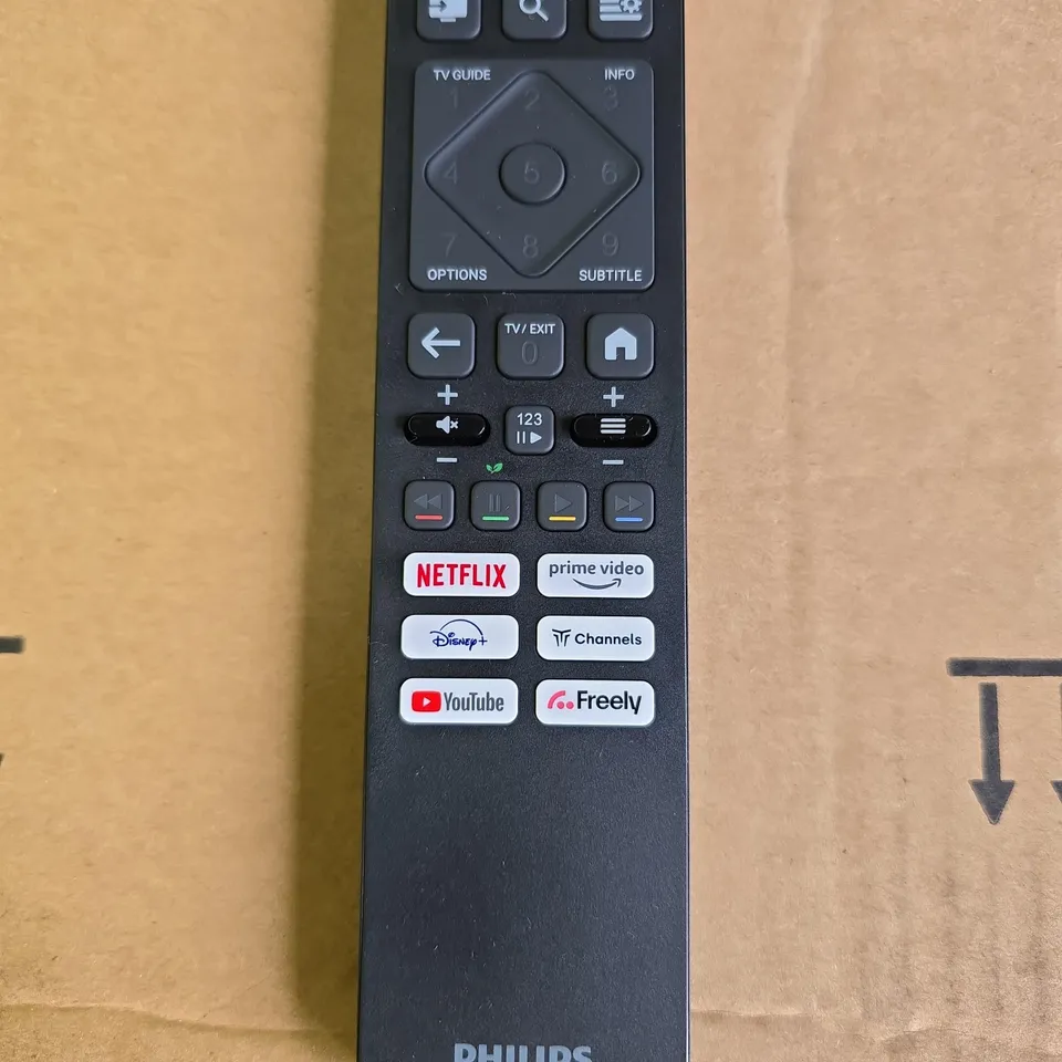 BOXED PHILLIPS 75" SERIE 7000 SMART TV - WITH REMOTE = DAMAGED SCREEN 
