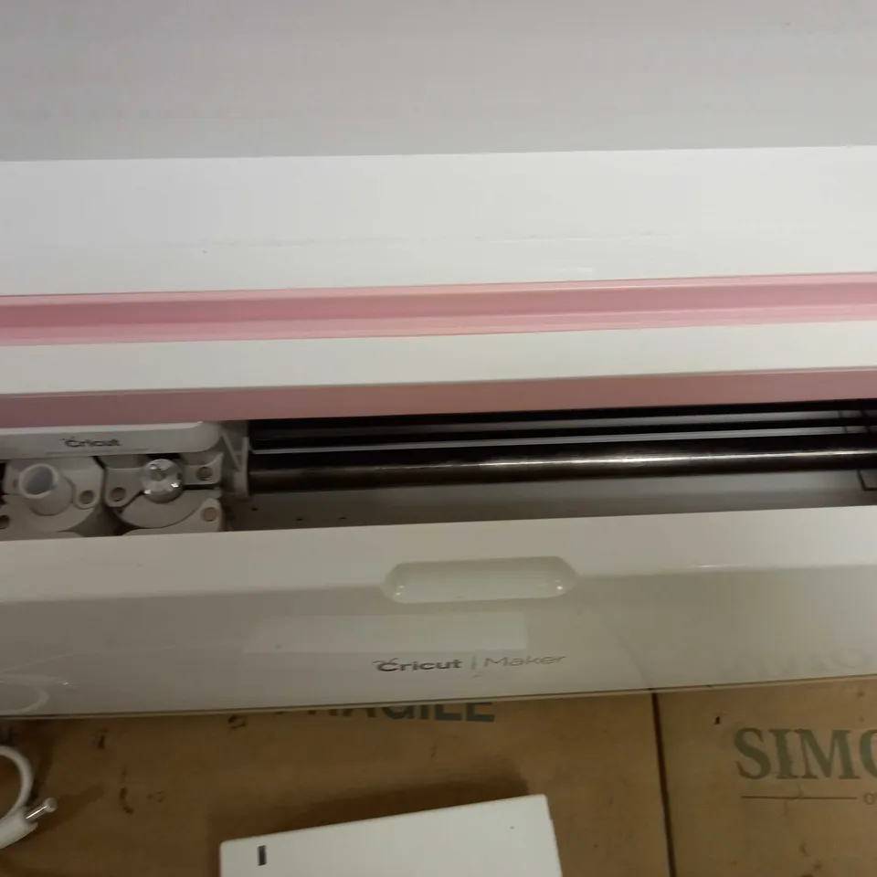 CRICUT MAKER SMART CUTTING MACHINE
