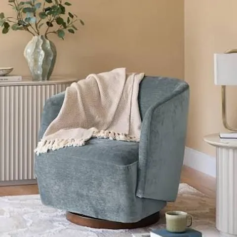 BOXED DANETTI NATALIA NATURAL CHUNKY WEAVE SWIVEL ACCENT CHAIR