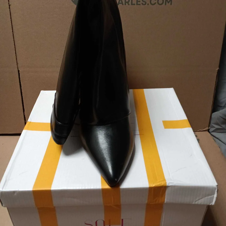 SOLE LONDON BLACK LEATHER KNEE HIGH BOOTS – POINTED TOE WITH ZIP SIZE 7