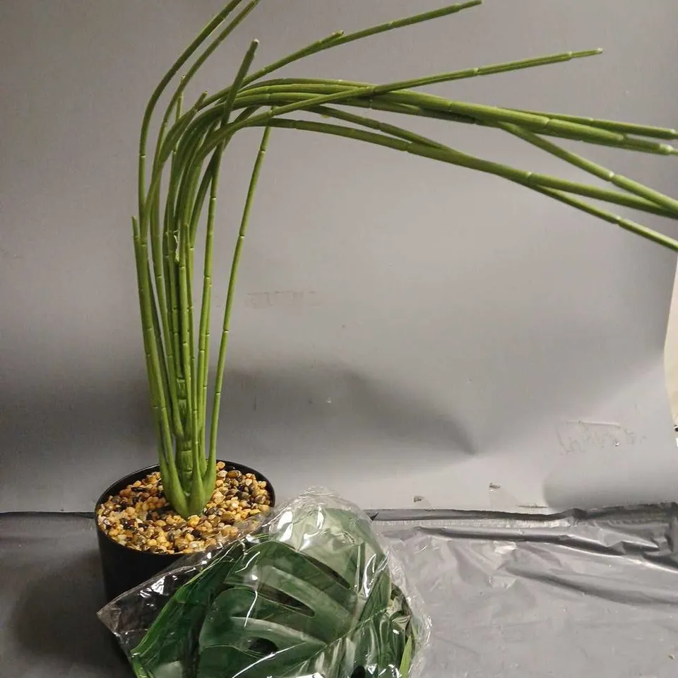 FAUX DECORATIVE PLANT IN GREEN