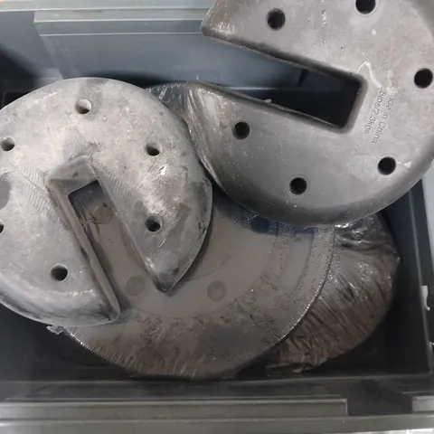APPROXIMATELY 5 ASSORTED WEIGHTS