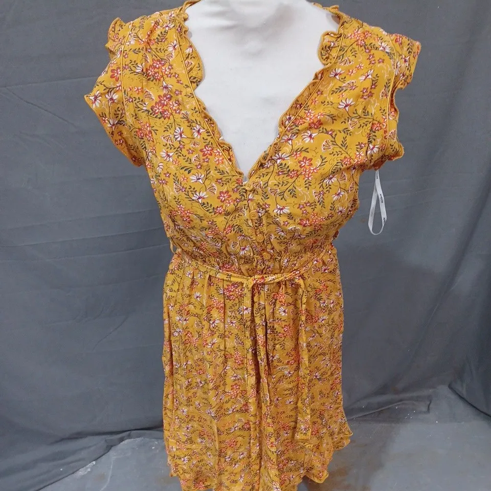 APRICOT SLEEVELESS MIDI DRESS IN YELLOW GOLD FLORAL SIZE 10