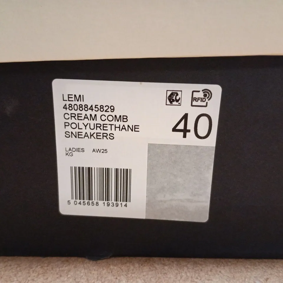 BOXED PAIR OF KG KURT GEIGER CREAM PU SNEAKERS – LADIES, UK 7 (EU 40)