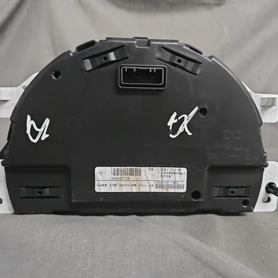 Vehicle Instrument Cluster – Speedometer Module (Daimler UK) 