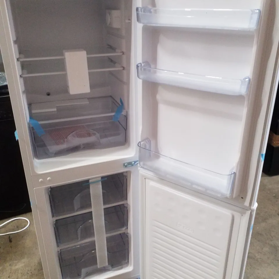 SWAN SR15690W 48CM WIDE, 144CM HIGH, 50/50 SPLIT COMPACT FRIDGE FREEZER - WHITE