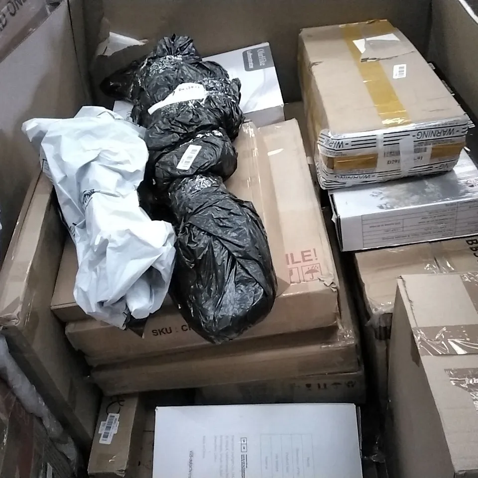 PALLET OF ASSORTED ITEMS INCLUDING CHILDREN'S QUEST CHILDREN'S DINOSAUR FOLDING CHAIR, HITECLIFE FRYING PAN, SANITARY PUMPS, OLARHIKE QUEEN SIZE AIR BED, SKYLIGHT NONSTICK WOK PAN, VARMHUS WALLPAPER 