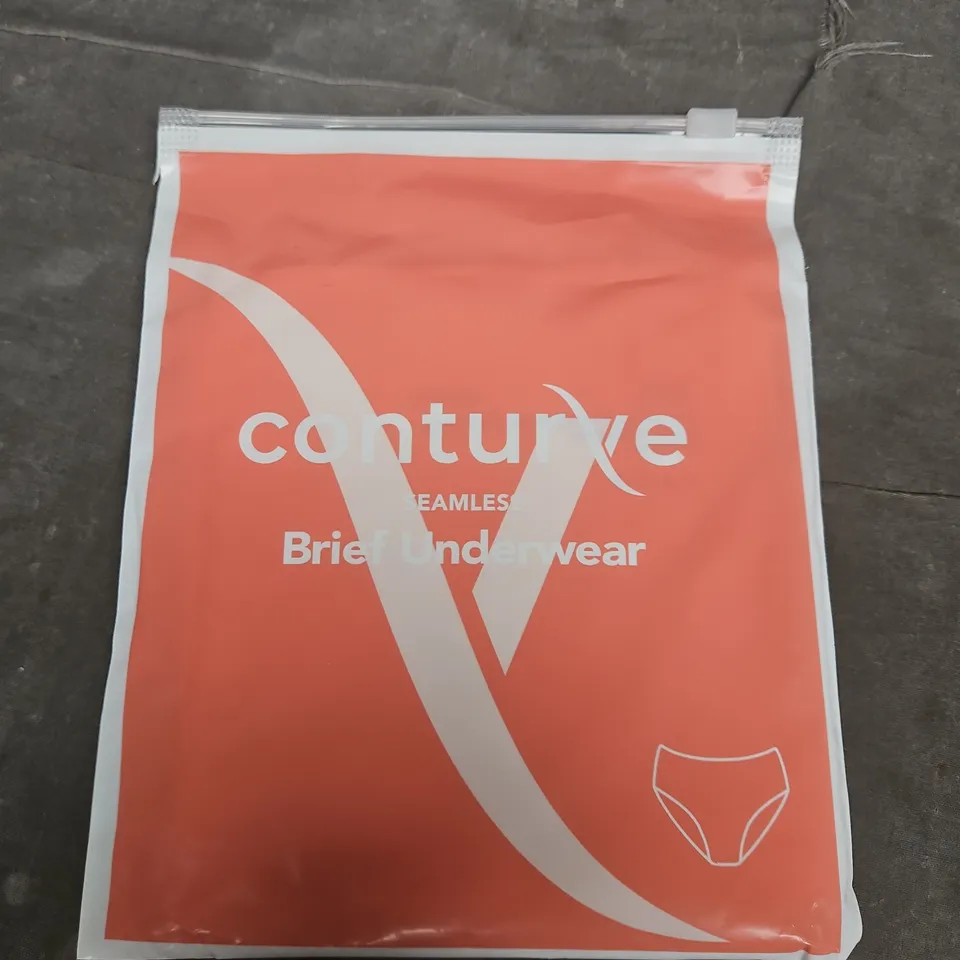 CONTURVE SEAMLESS BRIEF UNDERWEAR – WOMEN’S WHITE, UK 2XL