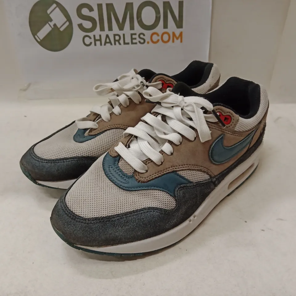 NIKE AIR SNEAKERS, BEIGE/TEAL, US 7.5 (UK 6.5) – GRADED