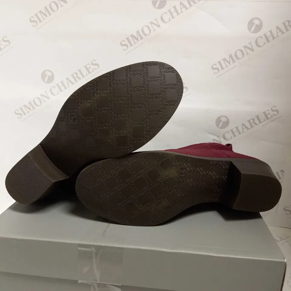 VIONIC VERA ANKLE BOOTS SIZE 6.5