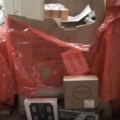 PALLET OF ASSORTED HOUSEHOLD GOODS AND PRODUCTS TO INCLUDE;WREATH,AUTOMATIC PUTTING SYSTEM,WEIGHT SCALES