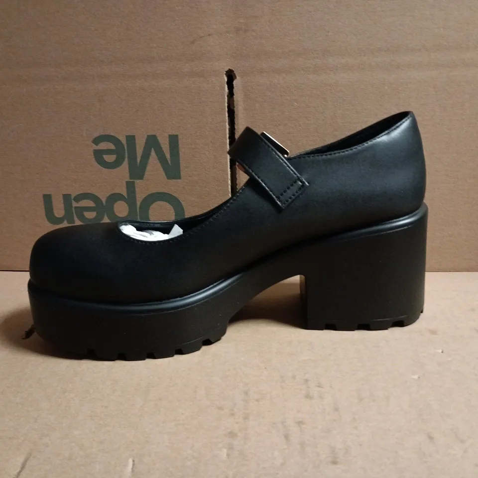 BOXED KOI BLACK MARY JANE SHOES WITH BUCKLE STRAP WITH CHUNKY PLATFORM HEEL - 5